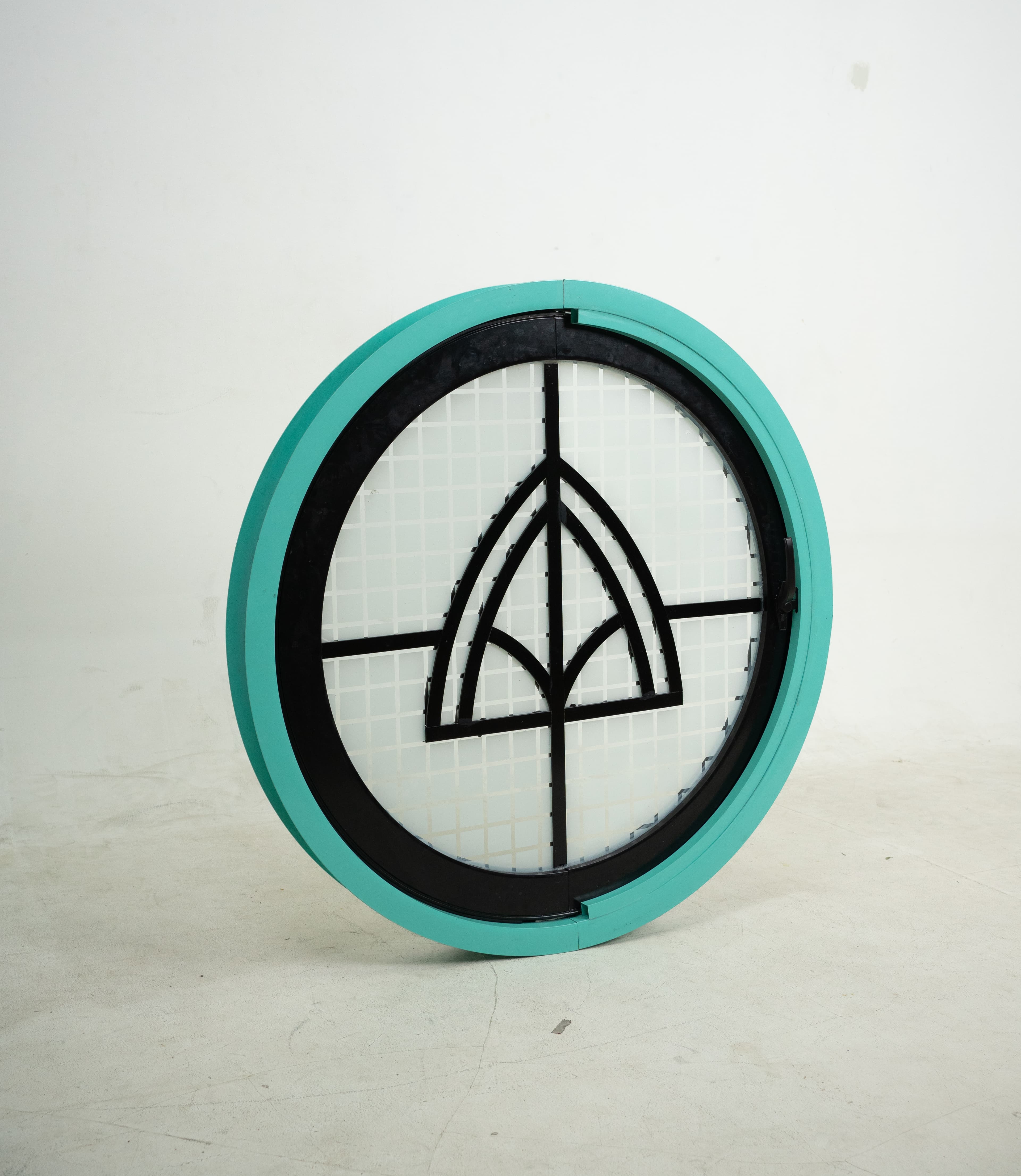 Jendela bulat custom aluminium teal frame hitam
